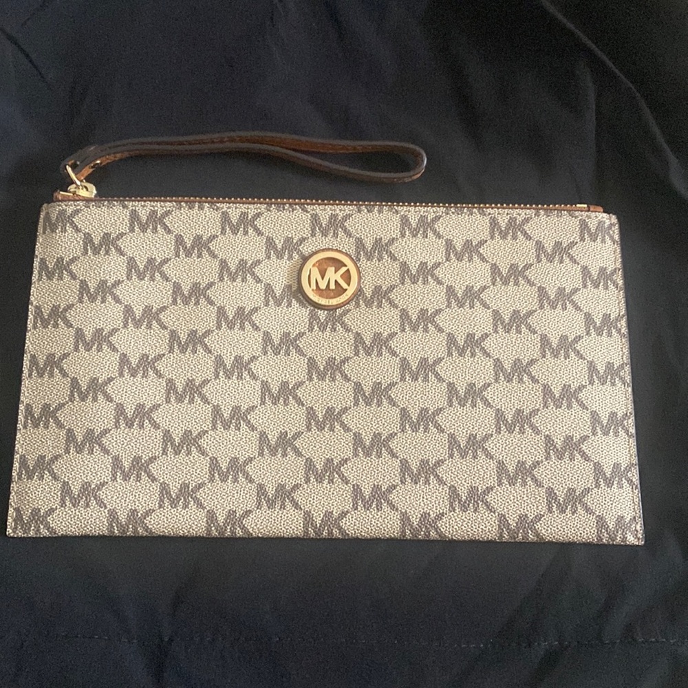Michael Kors Fulton Clutch